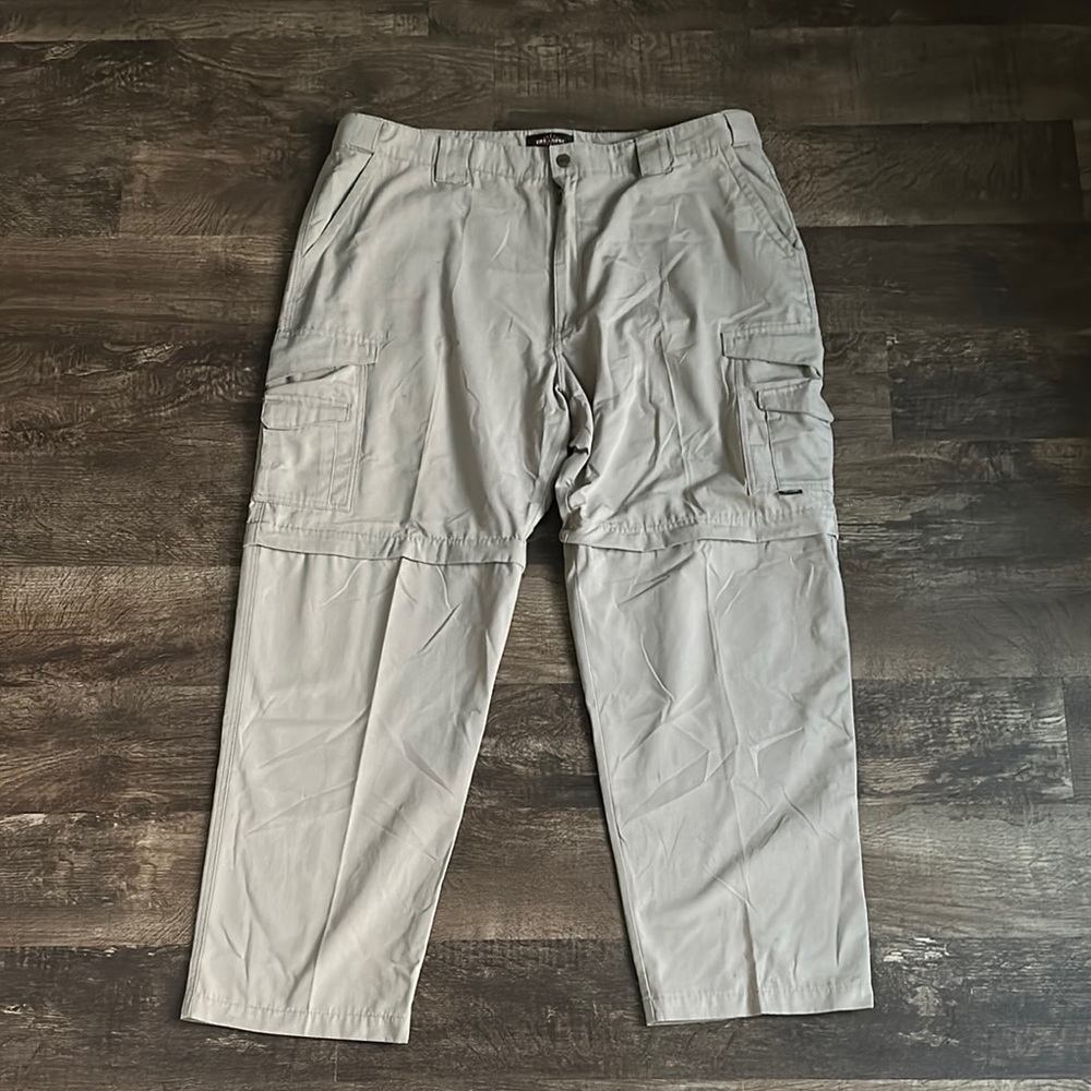 Men's Khaki colored Cargo Pants